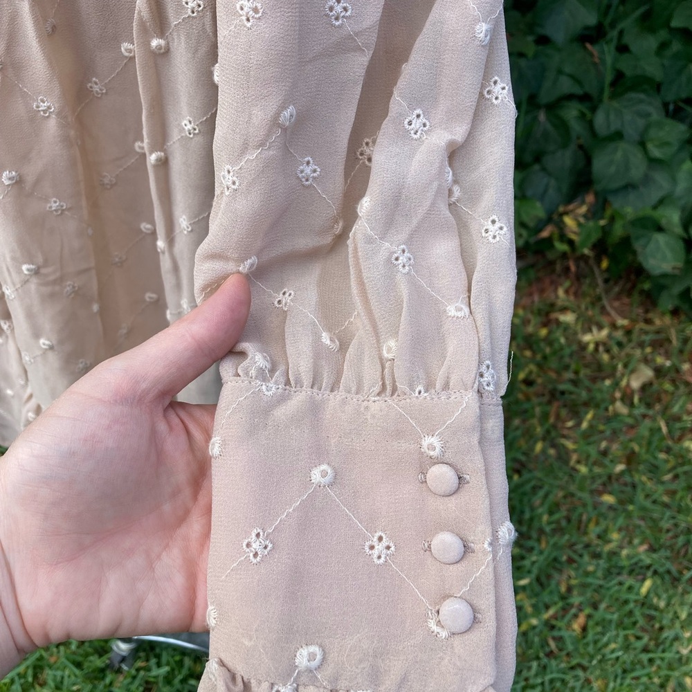 H&M Embroidered Dress in Light Beige - Picture 4 of 7